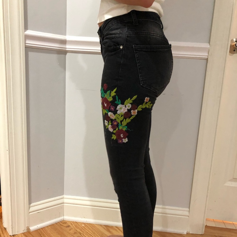 Zara Embroidered Skinny Jeans - Picture 4 of 5